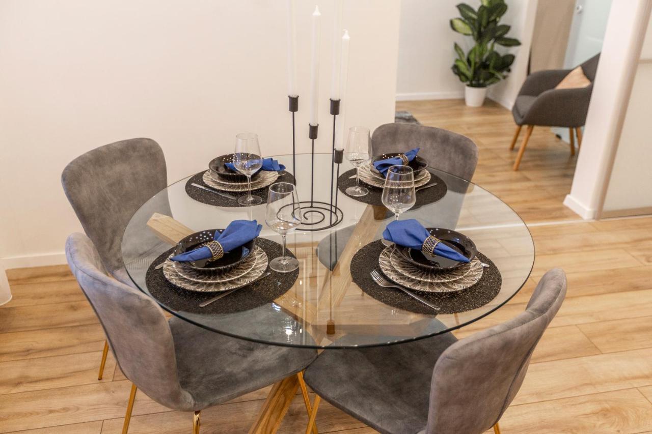 Stylish Luxury Apartment By Anna — Photos 1